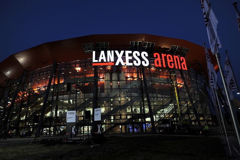 Lanxess Arena Köln bei Nacht